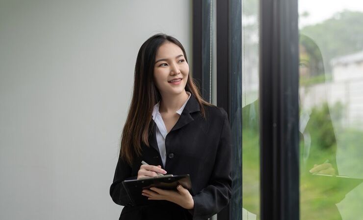 5 Tips Jadi Wanita Independen yang Pintar dan Cerdas, Terapin Yuk Girls!