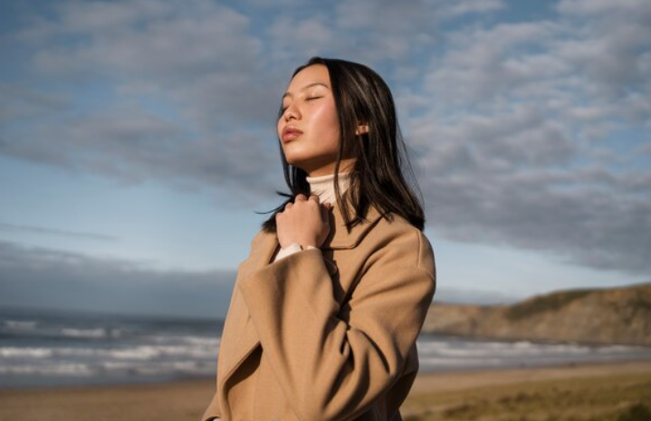 Bingung dengan Arah Hidupmu? Coba Manifesting Positif dengan 10 Pertanyaan Ini!