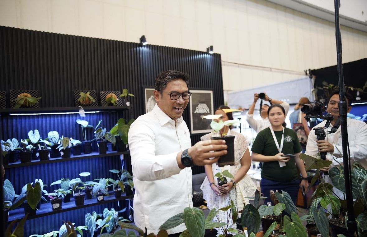 Wamentan Sudaryono Tercengang Lihat Tanaman Hias Unik Seharga Mobil