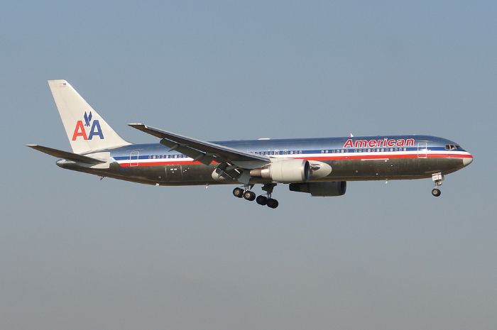 Kilas Balik Insiden American Airlines Flight 63 di 2001, Penerbangan yang Gagal Dibajak Gara-gara Bom Sepatu