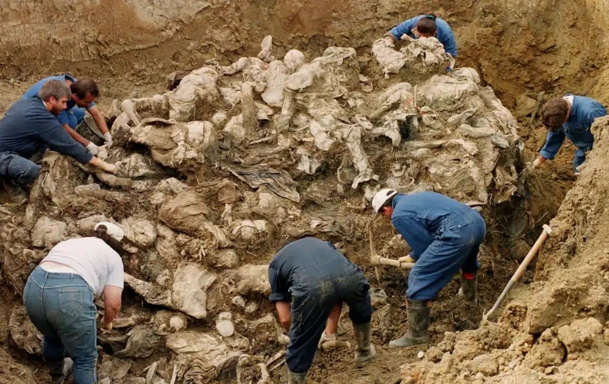 Kilas Balik Tragedi Pembantaian Massal Muslim Bosnia di Srebrenica Pada 1995 Silam