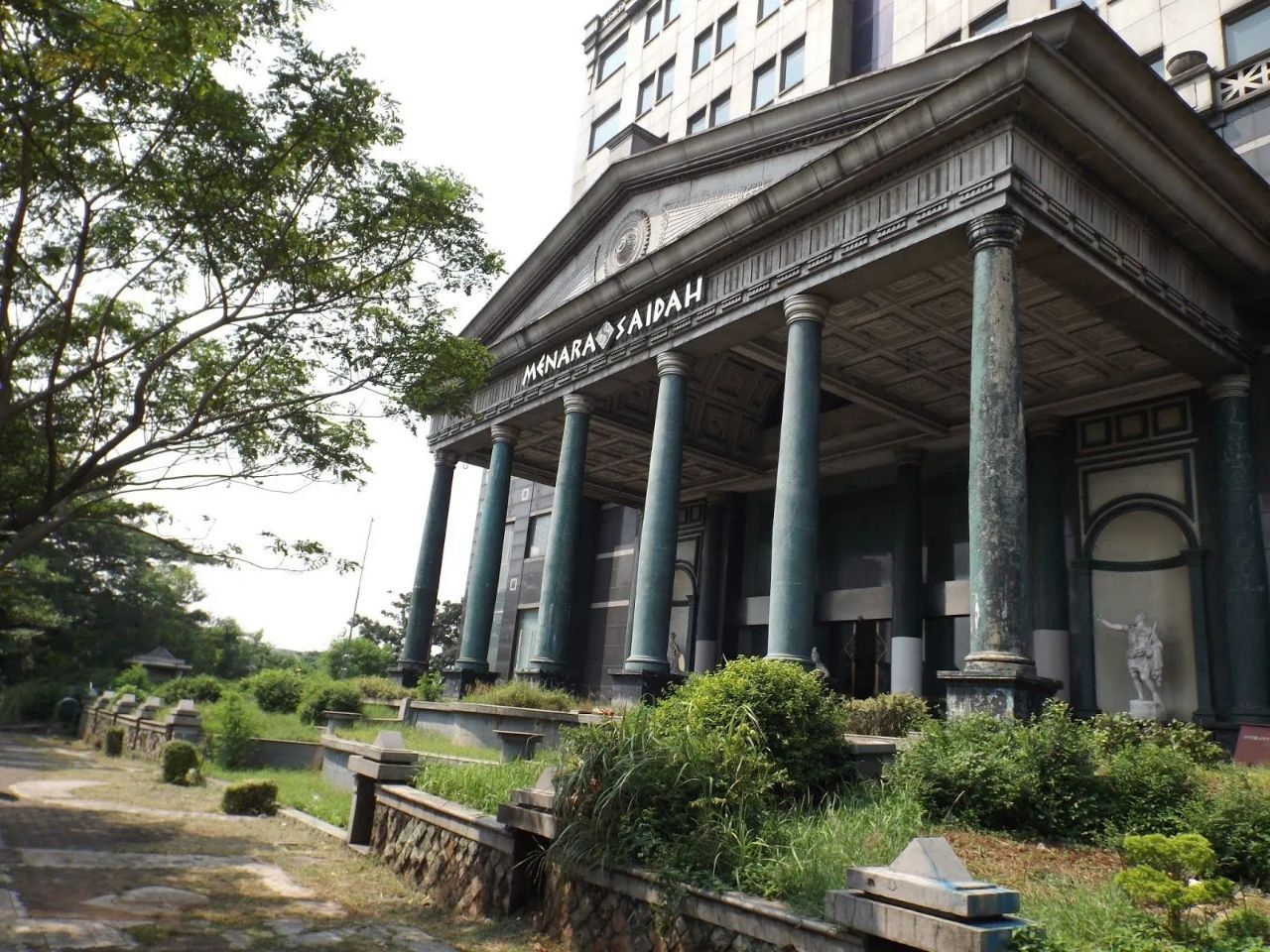 5 Gedung Mistis yang Bersejarah di Jakarta, Jangan Lewat Sini saat Malam Hari!
