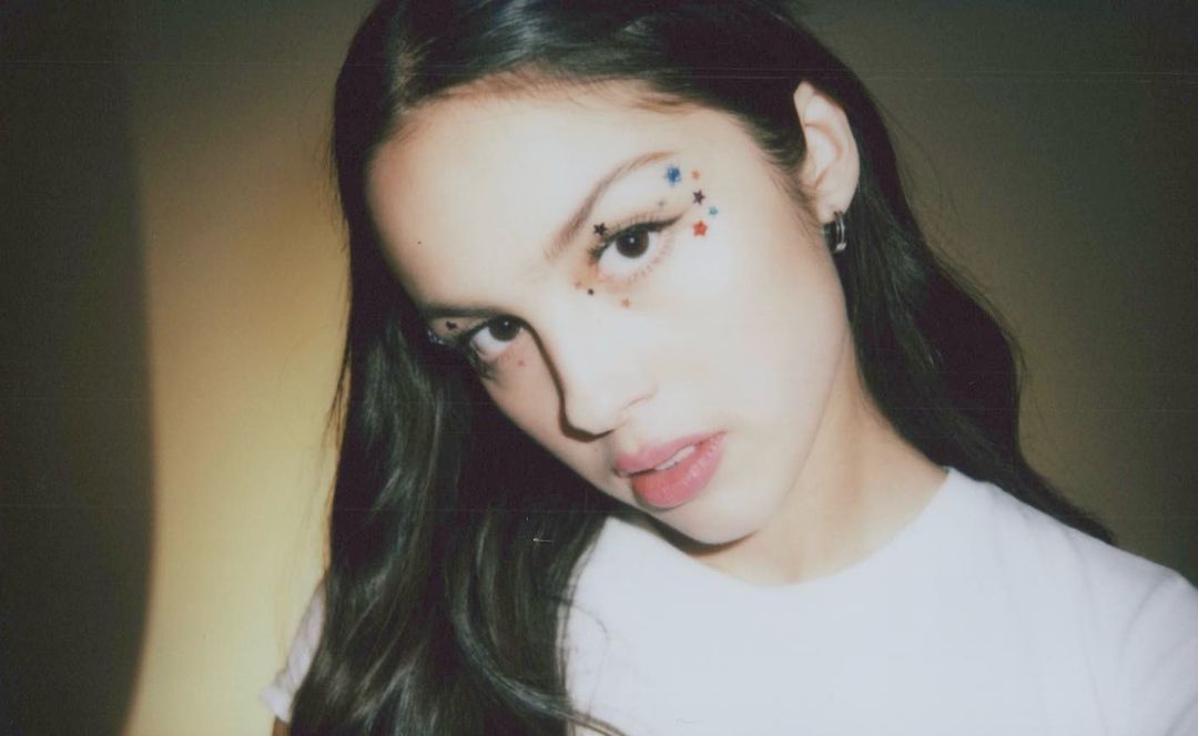 Olivia Rodrigo dan Louis Partridge Dikabarkan Putus Setelah Dua Tahun Pacaran