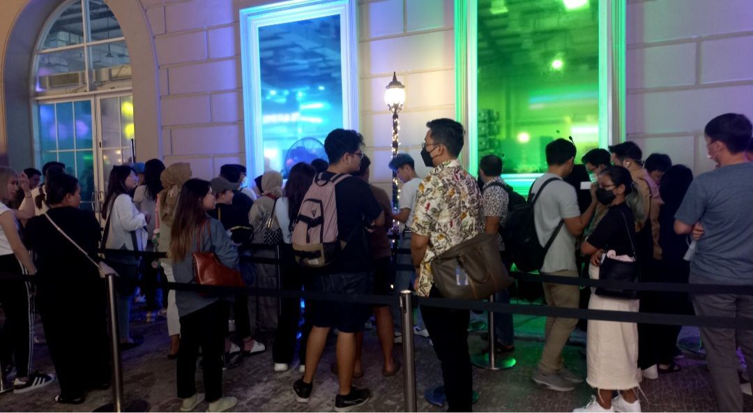 Banyak Orang Rela Berkorban Demi Beli Barang Viral, Ini Penjelasannya dari Kacamata Psikologi
