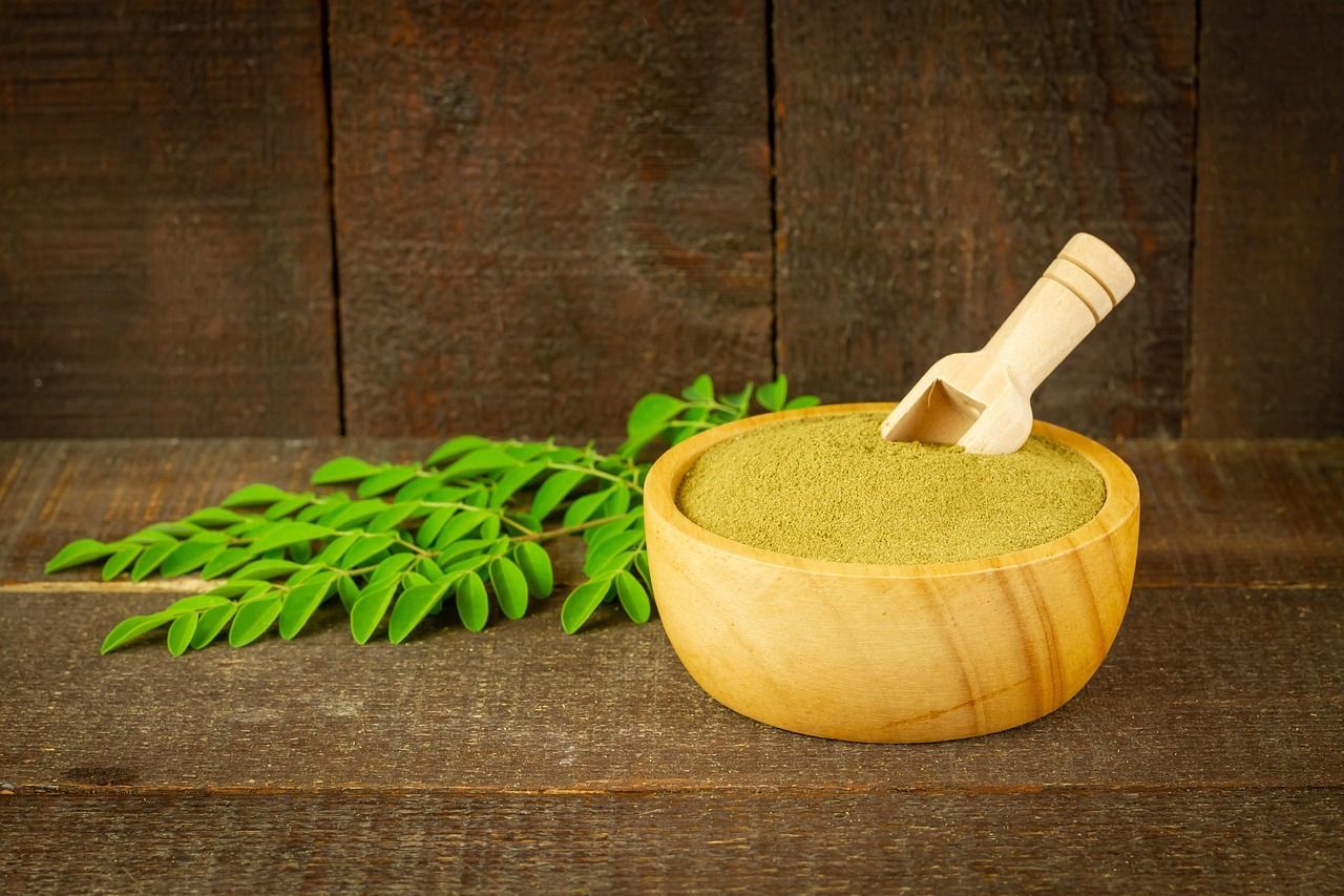 4 Masker Daun Kelor untuk Wajah agar Bebas Jerawat Secara Alami