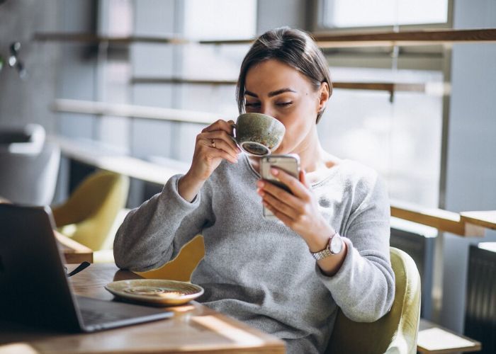 Bahaya Minun Kopi saat Perut Kosong yang Kamu Harus Tahu, Salah Satunya Bisa Bikin Stres