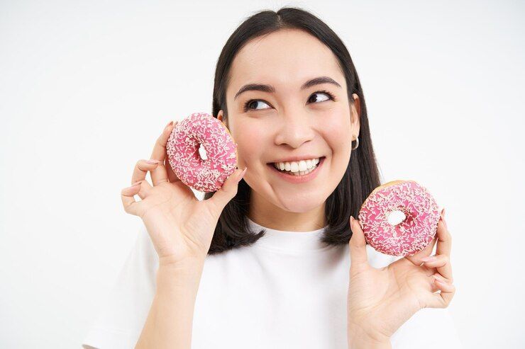 Gak Harus Stop, Berikut 6 Cara Mudah Mengurangi Konsumsi Gula saat Sedang Diet