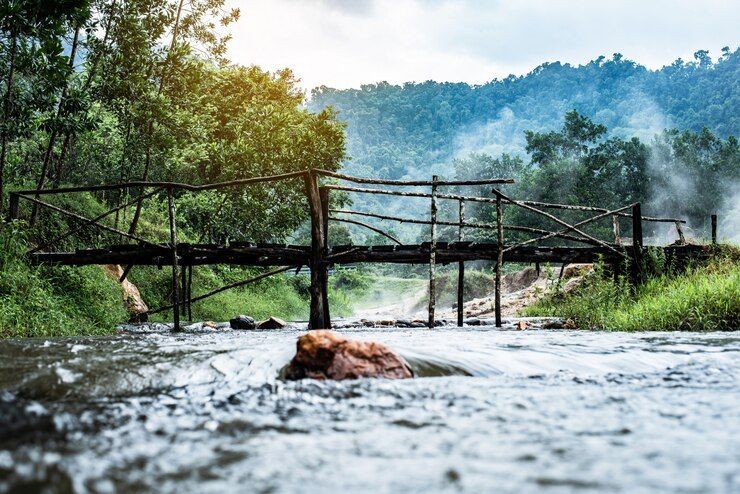 7 Puisi Singkat Tentang Danau yang Bikin Hati Adem dan Pikiran Tenang