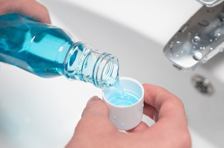 Cara Membuat Mouthwash Sendiri di Rumah: Obat Kumur Alami untuk Bau Mulut