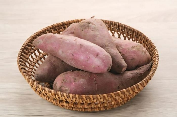 10 Makanan yang Bantu Lawan Jerawat dan Jaga Kesehatan Kulit dari Dalam