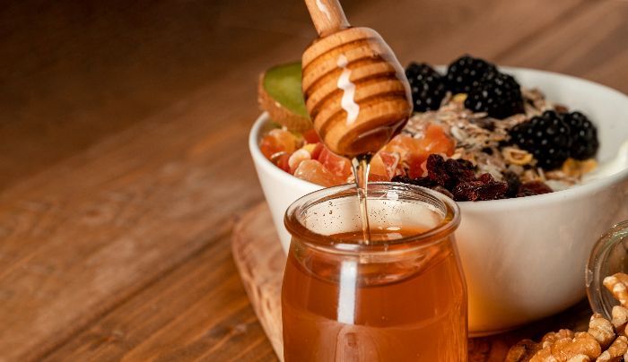 7 Manfaat Minum Madu dengan Air Hangat, Menjaga Berat Badan Ideal