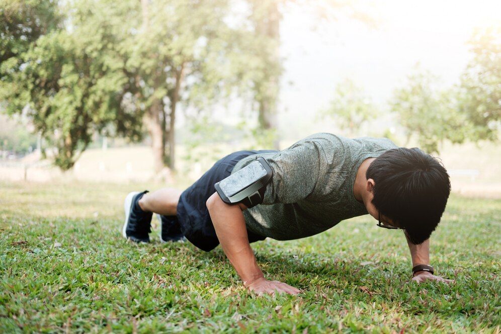 Kenapa Push Up Terasa Berat Padahal Terlihat Mudah? Ini Penjelasannya