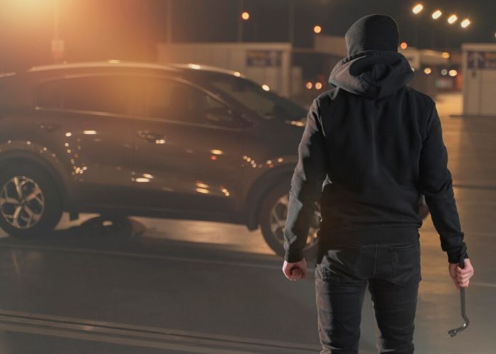 Kacau! 2 Bintara Nekat Curi Mobil di Parkiran Mall Lampung, Langsung Terancam Dipecat