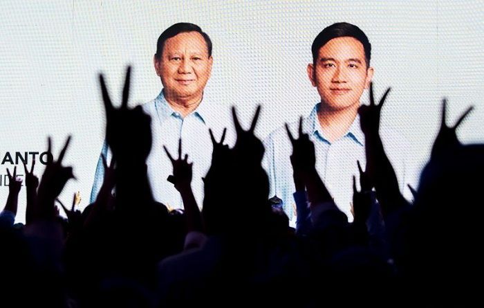 Disambut Antusias Warga Jepara, Relawan Plat K Bagi-bagi Kaos Gemoy