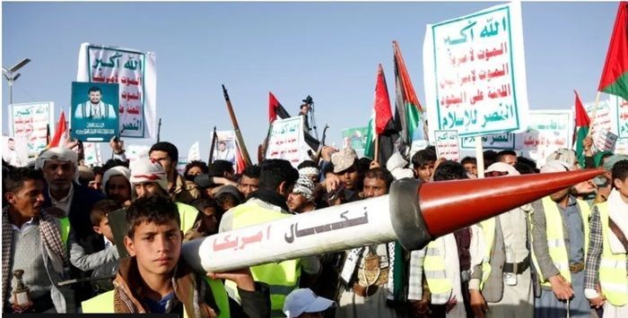 Rudal Houthi Menghantam Kapal Kontainer Milik Amerika Serikat di Teluk Aden