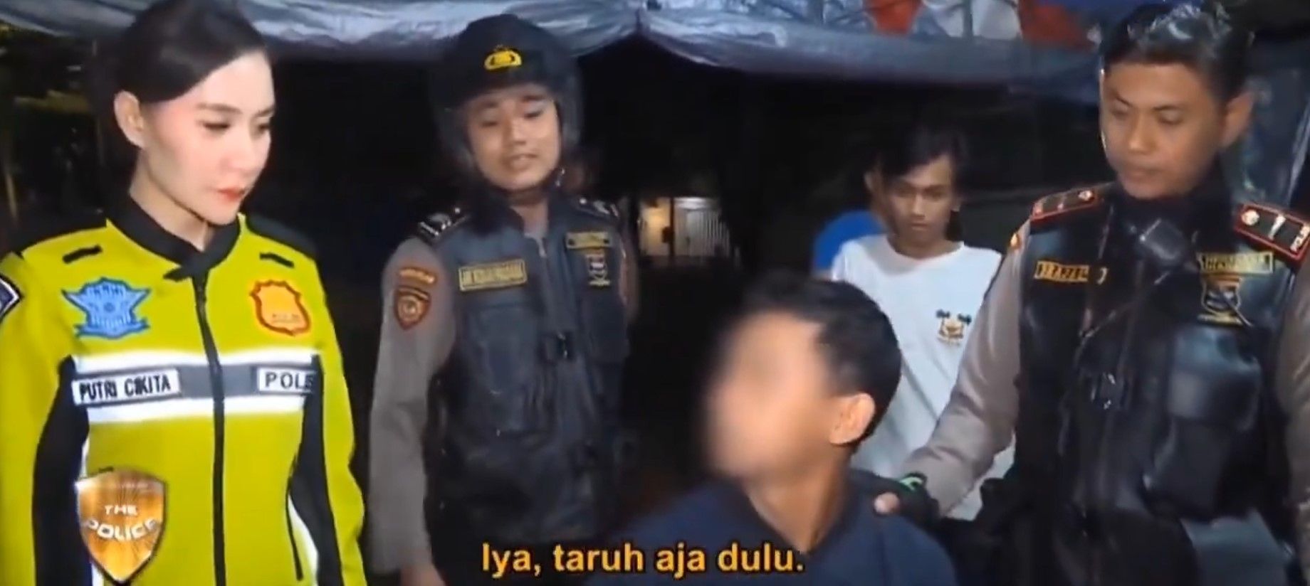 Viral Polwan Tegur Warga Sedang Makan, Polda Jatim Sebut Kedua Pihak Saling Memahami Kesalahan