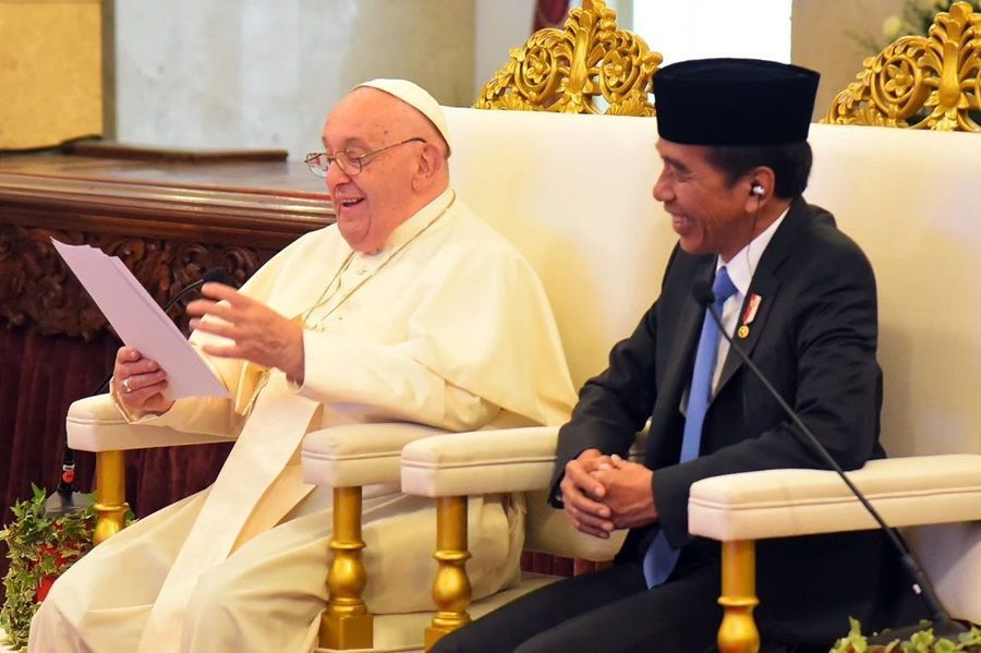 Bertemu Paus Fransiskus, Presiden Jokowi: Tonggak Penting Perkuat Dialog Antara Agama di Indonesia