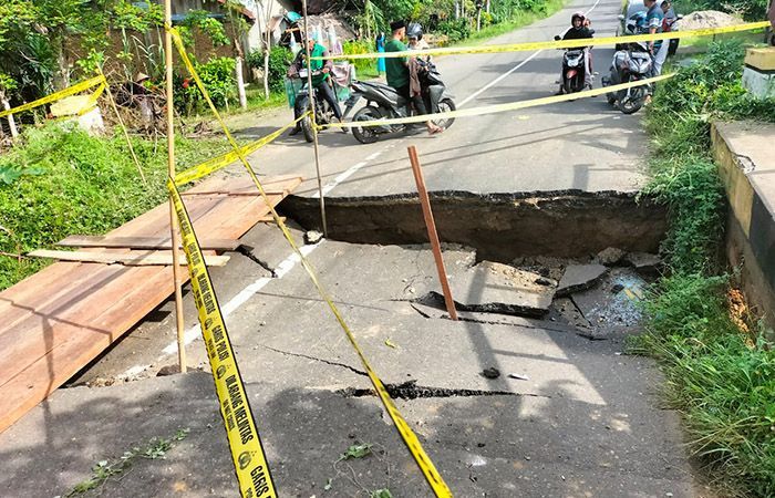 Banjir Terjang Aceh Utara, Jalan KKA Amblas dan Sulit Dilintasi Kendaraan