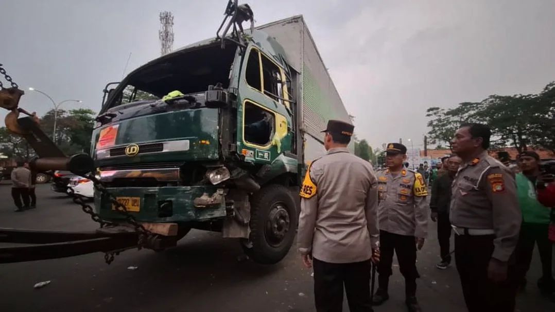 Hasil Pemeriksaan Sopir Kontainer Viral Ugal-Ugalan di Tangerang: Gak Punya SIM hingga Positif Narkoba!