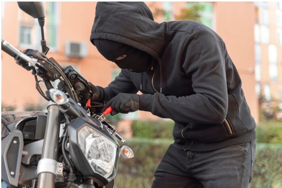 Kepergok Curi Motor Tukang Soto di Jakbar, Pelaku Nekat Nyebur ke Kali