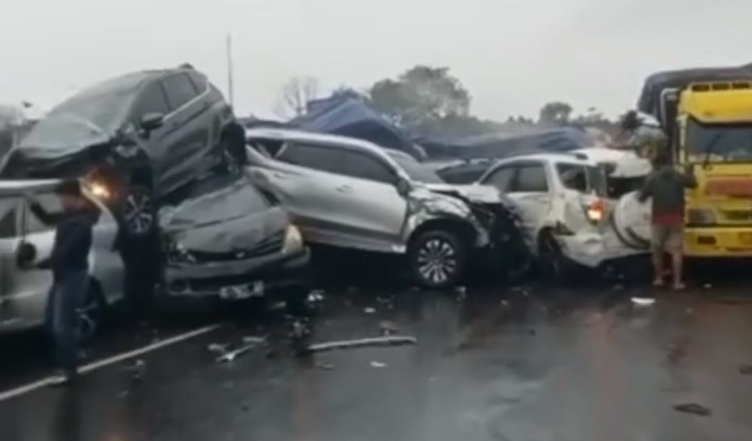 Sopir Truk Jadi Tersangka, Ini Penyebab Kecelakaan Beruntun 17 Kendaraan di Cipularang