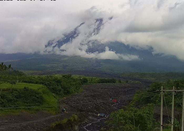 Gunung Semeru Erupsi, Tinggi Letusan hingga 1.100 Meter