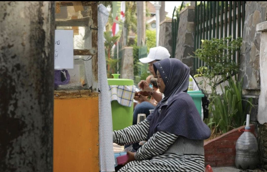 Kisah Pilu Pedagang Nasi Uduk di Yogya : Menua dengan Desakan Ekonomi yang Kian Rumit