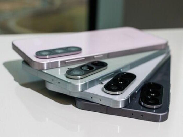 Poco F7 vs Galaxy A56: Duel Smartphone Mid-Range Premium, Siapa yang Lebih Worth It?