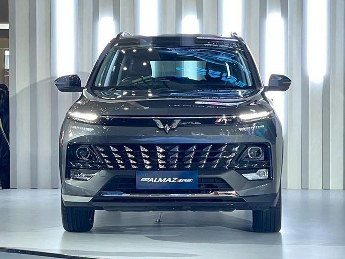 Update Harga Wuling Almaz RS Pro Hybrid Terbaru Juni 2026 dan 3 Alasan yang Membuatnya Worth It!