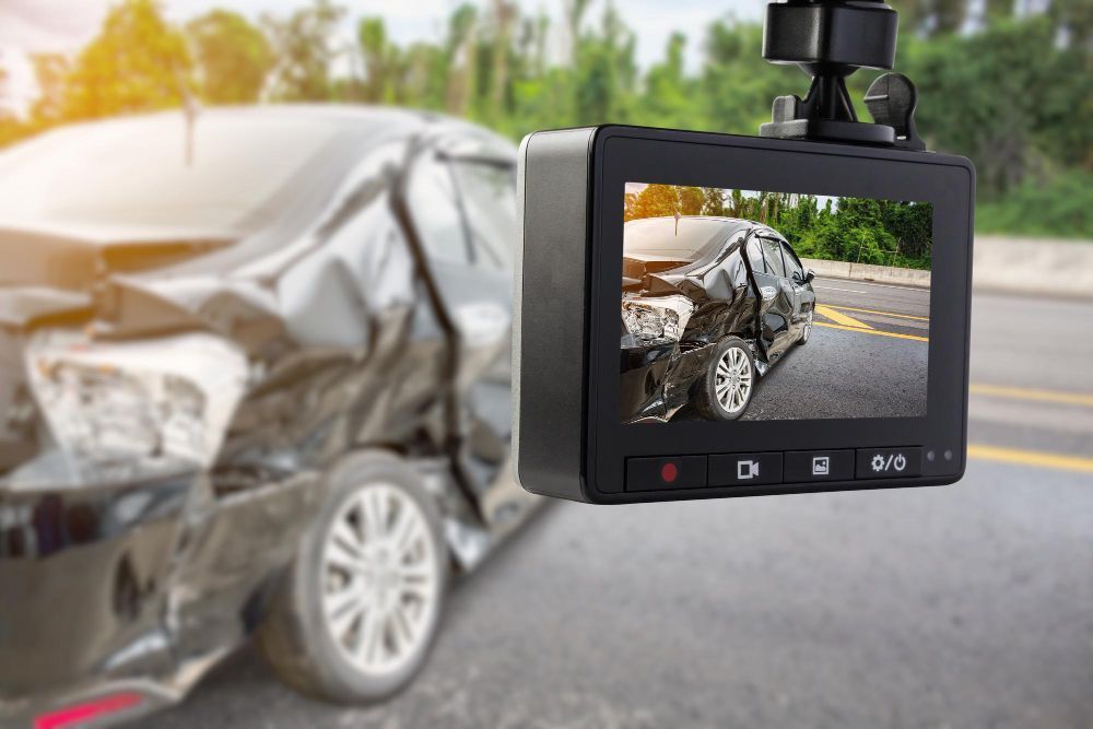 Seberapa Penting Pasang Dashcam Mobil? Buat yang Mobilitasnya Tinggi Wajib Paham!