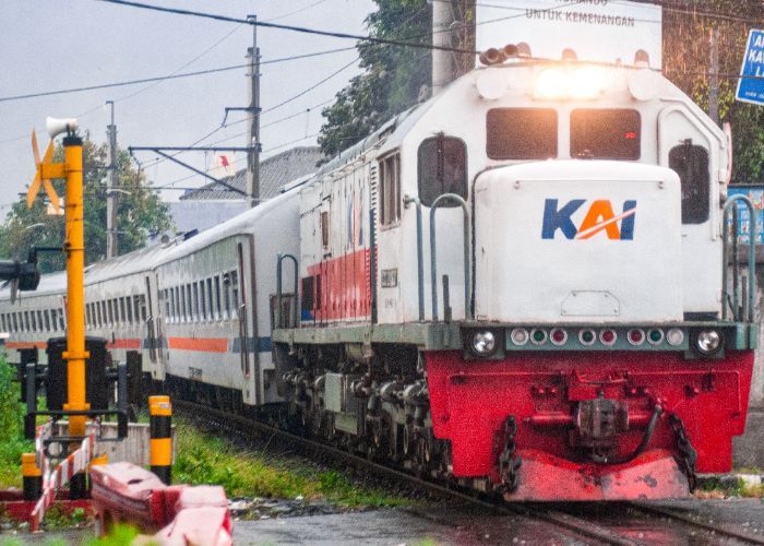 Apa Bahan Bakar Kereta Api? Ini Jenis-Jenisnya dari Batu Bara hingga Listrik