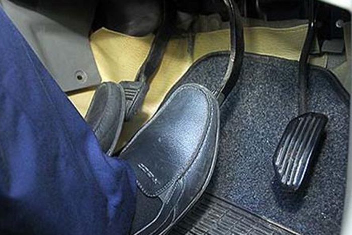 5 Penyebab Kopling Mobil Keras yang Kamu Harus Tahu: Jangan Disepelekan!
