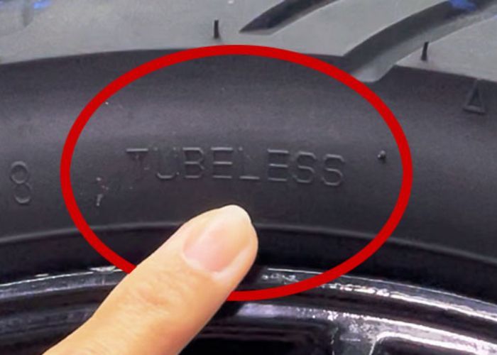 Mending Ban Tubeless atau Biasa untuk Motor Matic? Ini 5 Hal yang Harus Dipahami!