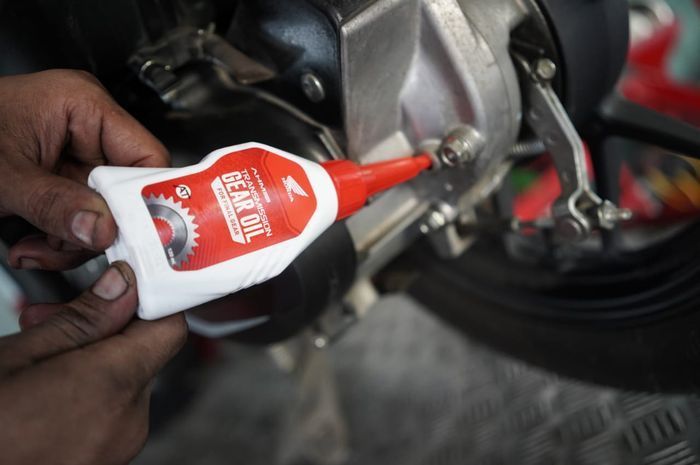 5 Cara Merawat Mesin Honda BeAT Street Terbaru Supaya Performanya Tetap Terjaga untuk Harian!