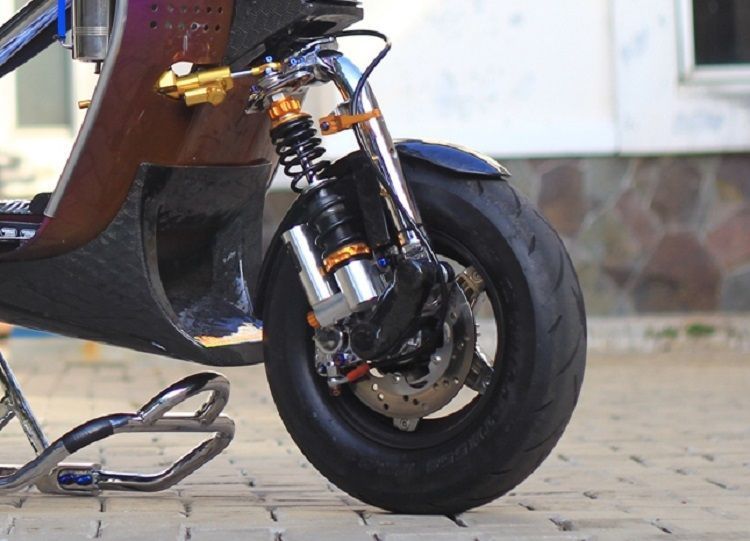 Kenapa Ban Motor Sering Kurang Angin? Simak Penyebab Utamanya!