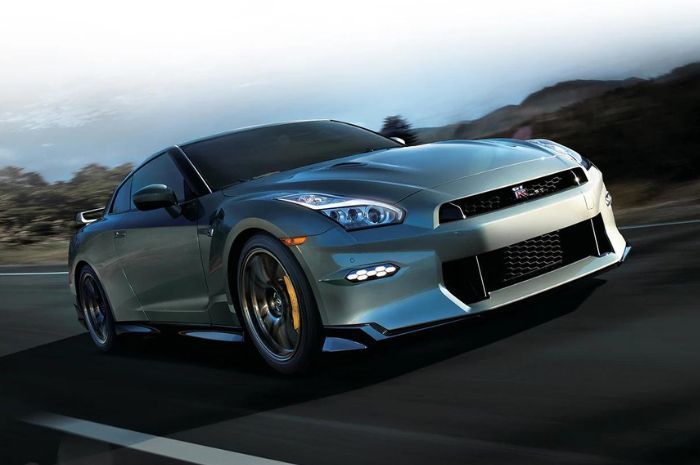 Wamenaker Immanuel Ebenezer Punya Nissan GT-R, Berapa Harga Pasarannya Sekarang?