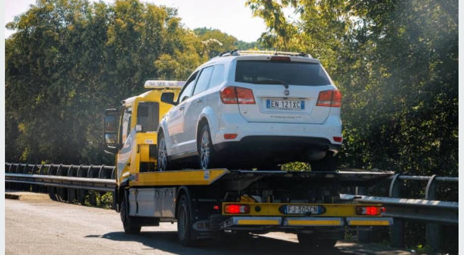Gimana Cara Aman Dorong Mobil Listrik Mogok? Ini Penjelasan yang Harus Kamu Pahami