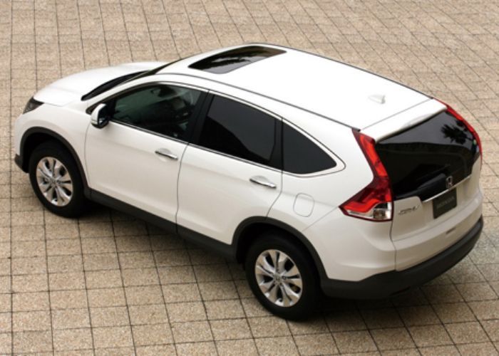 Begini 5 Cara Merawat Sunroof Supaya Awet dan Gak Bocor Meskipun Hujan Deras!