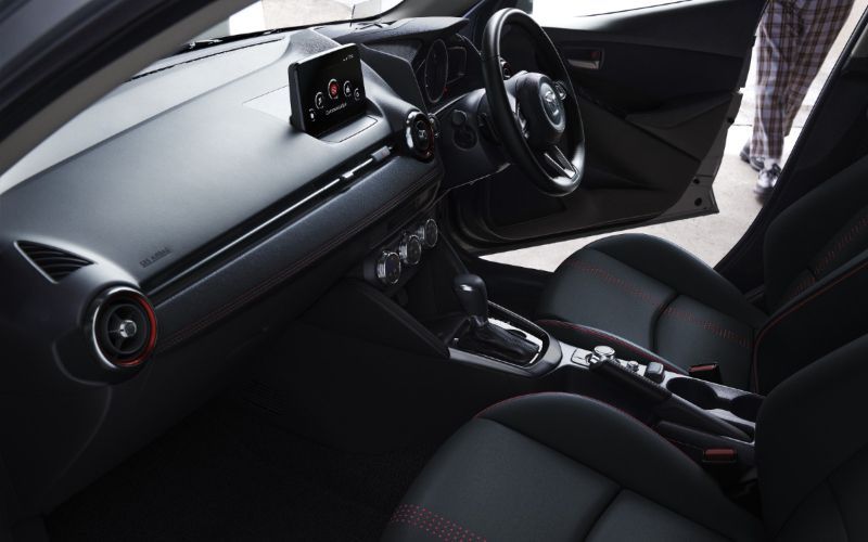 Bosan Mobil LCGC? Coba Lirik Harga Mazda 2 Bekas Tahun 2017 yang Bisa Kamu Pertimbangkan!