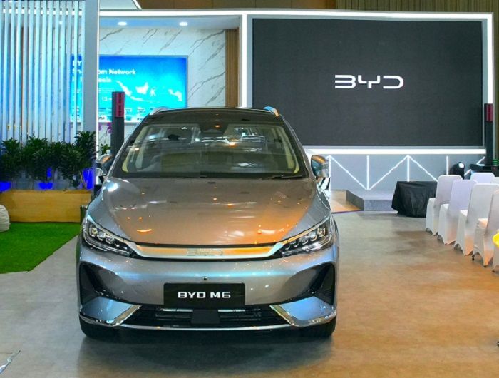 Mobil Listrik BYD M6 Makin Banyak di Jalanan, Intip Harga Terbaru serta Keunggulannya di Sini!