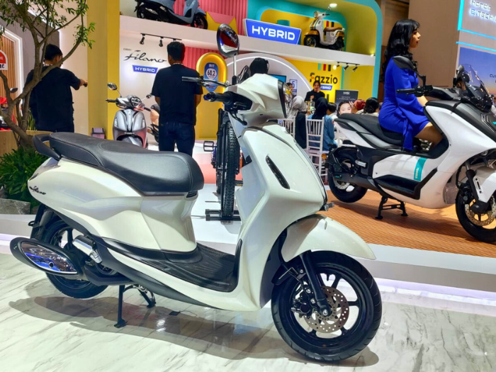 5 Alasan Yamaha Grand Filano Hybrid 2025 Layak Jadi Motor Harian: Gak Perlu Pusing Isi Bensin!