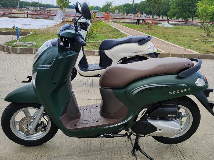 5 Kelebihan Honda Scoopy Prestige Dibanding Versi Standar, Banyak Fitur Canggih!