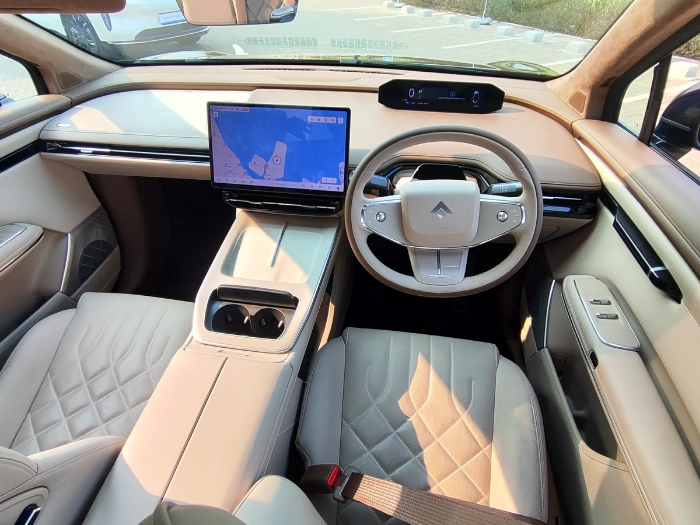 5 Keunggulan AION Hyptec HT Terbaru yang Wajib Kamu Pertimbangkan: Interiornya Mewah Banget!