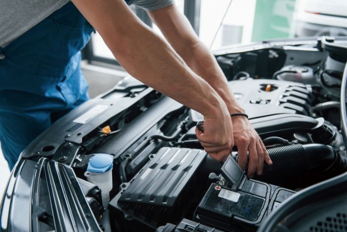 5 Cara Merawat Wiper Mobil Supaya Karetnya Gak Keras Saat Musim Panas, Wajib Kamu Simak!