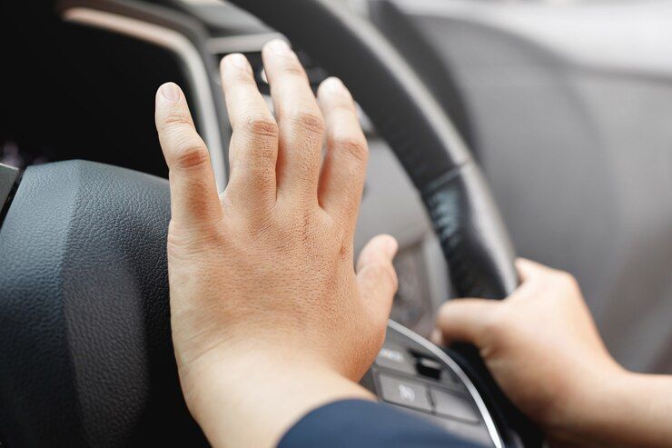 Biar Gak Bikin Bising, Ini 4 Cara Bijak Gunakan Klakson di Jalan Raya
