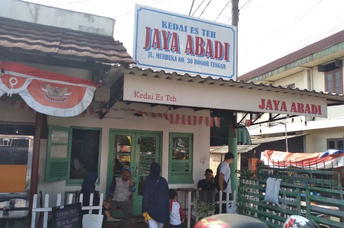 Nikmati Racikan Otentik Teh dengan Sensasi Tempo Dulu di Kedai Es Teh Jaya Abadi Bogor, Lagi Viral Lho!