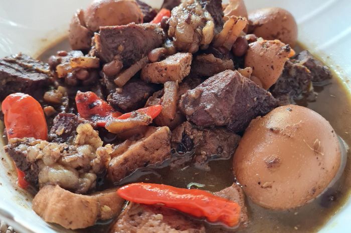 Resep Brongkos Daging Sapi Khas Jogja, Kuahnya Hitam Gurih!