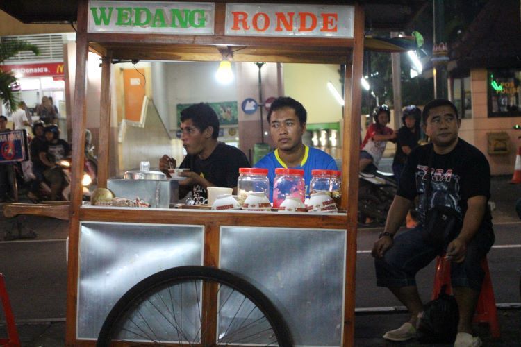 Wedang Ronde , Minuman Herbal Tradisional yang  Bertahan dari Gempuran Minuman Kekinian