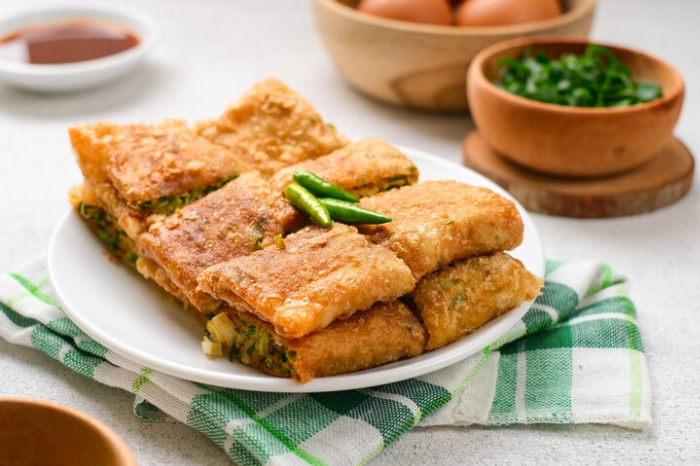 Nikmatnya Berbuka Puasa dengan Martabak Telur Mini Isi Bakso
