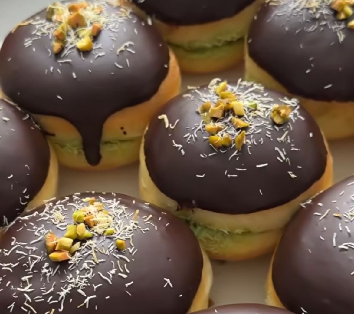 17 Ide Nama Usaha Donat Cokelat yang Bikin Bisnis Kamu Auto Laris